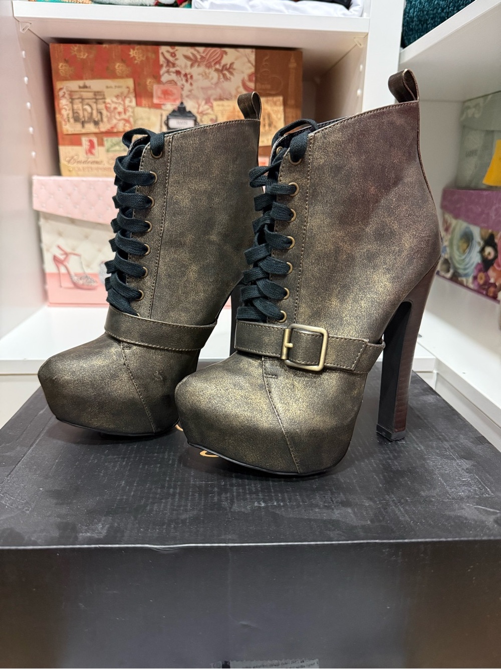 Women’s Metallic Antique Gold Lace-Up platform High Heel Ankle Boot Size 6